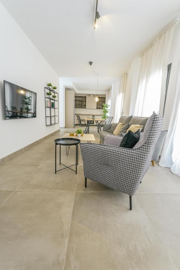 Moott Homes Suites Casa De Los Leones Apto 1 المرية المظهر الخارجي الصورة